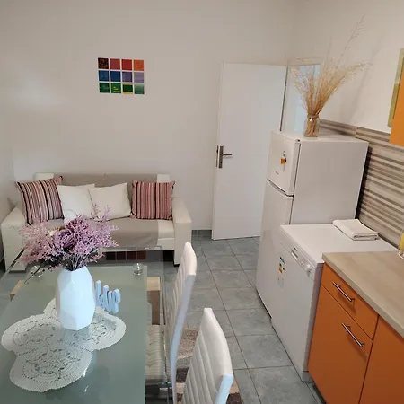 Buzolic 1 Hvar 赫瓦尔