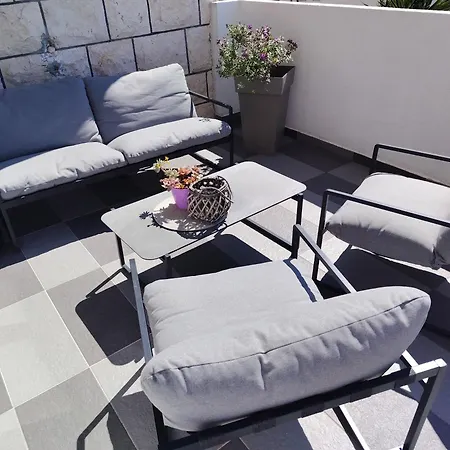 Buzolic 1 Hvar Bed & Breakfast