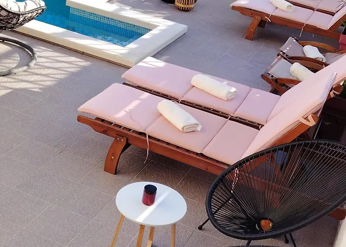 Buzolic 1 Hvar Alojamento de Acomodação e Pequeno-almoço *